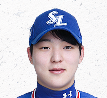 외야수강준서
