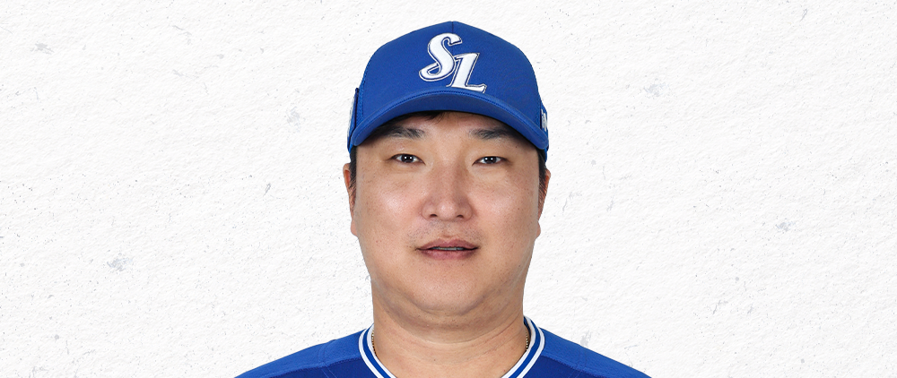 이진영타격코치 - 생년월일 : 1980-06-15, 키/몸무게 : 185cm / 90kg, 경력 : 군산초-군산남중-군산상고, 삼성입단 : 2024년   월