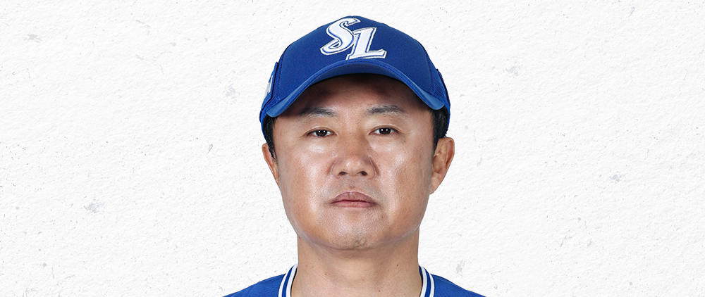 박석진퓨처스팀 투수코치 - 생년월일 : 1972-07-19, 키/몸무게 : 179cm / 80kg, 경력 : 수영초-대천중-경남고-단국대, 삼성입단 : 2025년   월