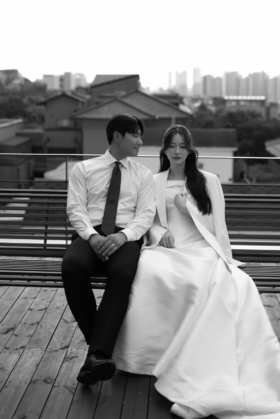 윤정빈 선수 결혼 사진.jpg