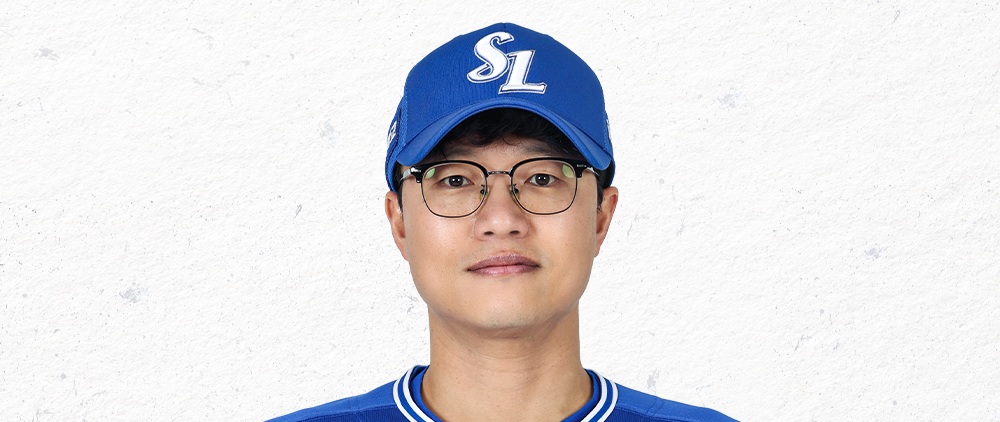 정병곤주루·수비코치 - 생년월일 : 1988-03-23, 키/몸무게 : 173cm / 73kg, 경력 : 내당초-경복중-경북고-단국대, 삼성입단 : 2023년 &nbsp; 월
