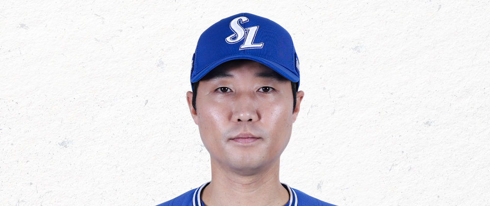 이흥련배터리코치 - 생년월일 : 1989-05-16, 키/몸무게 : 183cm / 91kg, 경력 : 상탑초-매송중-야탑고-홍익대, 삼성입단 : 2025년 &nbsp; 월